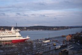 Saltsjön från Åsöberget. I bakgrunden bl.a. Södra Djurgården och Waldemarsudde