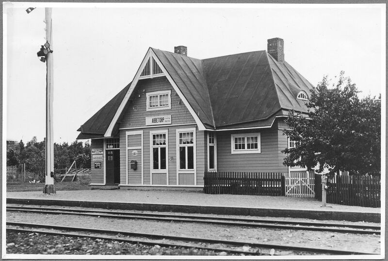 Fil:Abbetorp stn 1910 talet.jpg