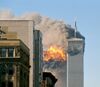 United Airlines flight 175 träffar det södra av World Trade Centers tvillingtorn på Manhattan.