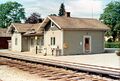 Grimslöv station- lägg märke till de vackra blomlådorna som hänger i taket - 1960-talet - Foto: Sveriges Järnvägsmuseum