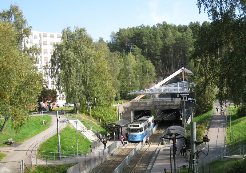 Fil:Teleskopgatan-tramstop.jpg